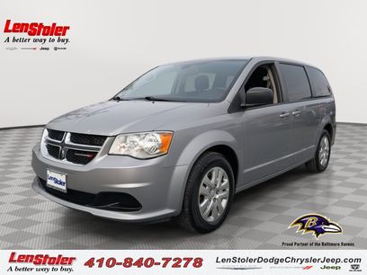 Used 2018 Dodge Grand Caravan SE w/ UConnect Hands-Free Group