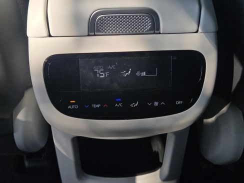 New 2026 Hyundai Ioniq 9 SE AWD/4WD image 16