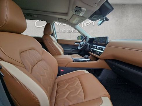 New 2026 Nissan Pathfinder Platinum image 24