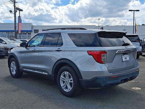 Used 2023 Ford Explorer XLT w/ Class IV Trailer Tow Package RWD image 5
