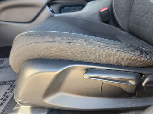 Certified 2023 Honda HR-V LX image 24