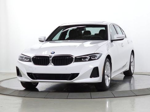 Used 2026 BMW 330i xDrive Sedan w/ Convenience Package AWD/4WD image 3