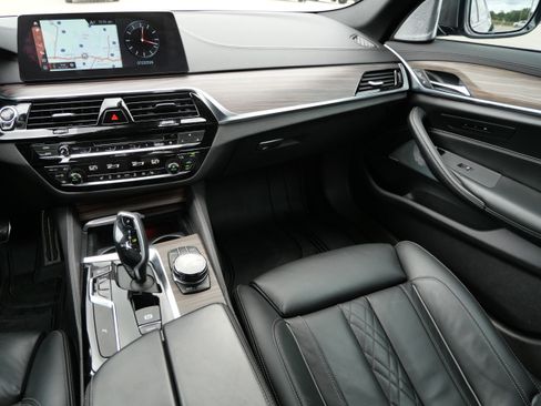 Used 2018 BMW M550i xDrive AWD/4WD image 11