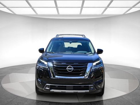 Used 2023 Nissan Pathfinder SL AWD/4WD image 6
