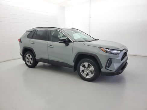 Used 2023 Toyota RAV4 XLE w/ Convenience Package image 4