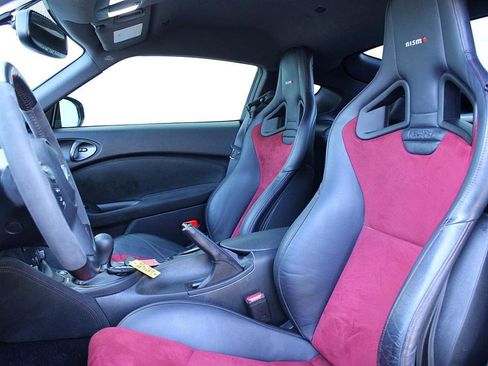 Used 2020 Nissan 370Z NISMO image 15