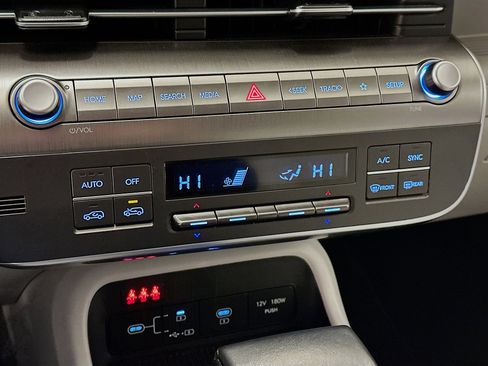 Used 2025 Hyundai Kona SEL image 23