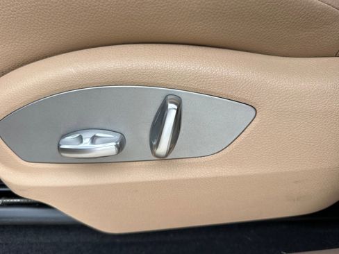 Used 2023 Porsche Macan image 13