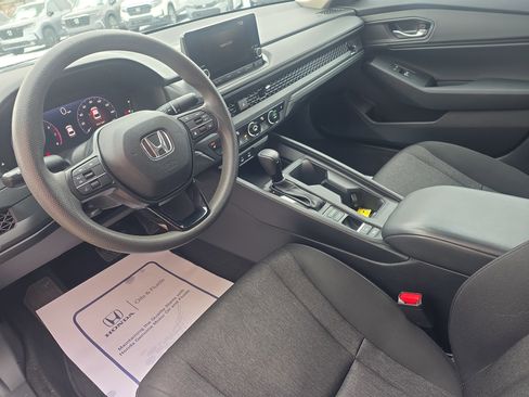 Used 2023 Honda Accord EX image 10