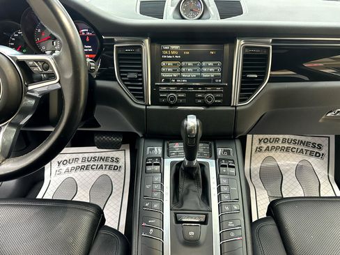 Used 2016 Porsche Macan S image 24