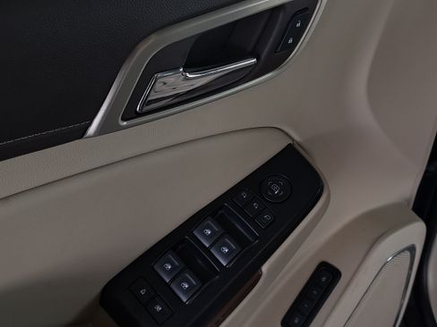 Used 2020 GMC Yukon Denali AWD/4WD image 16