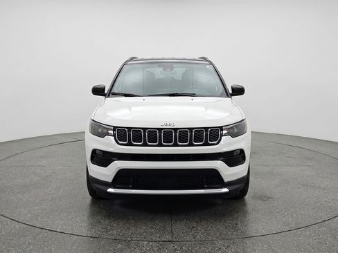Used 2025 Jeep Compass Limited AWD/4WD image 2