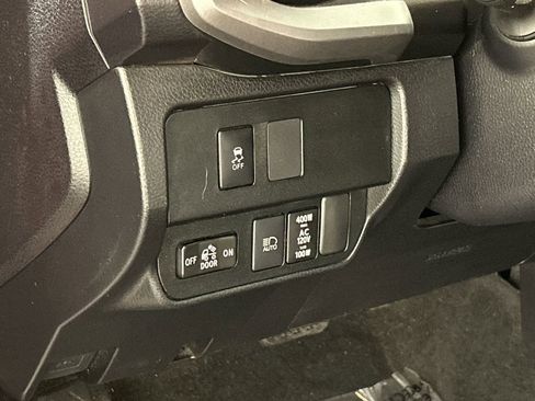 Used 2022 Toyota Tacoma TRD Off-Road w/ Technology Package AWD/4WD image 12