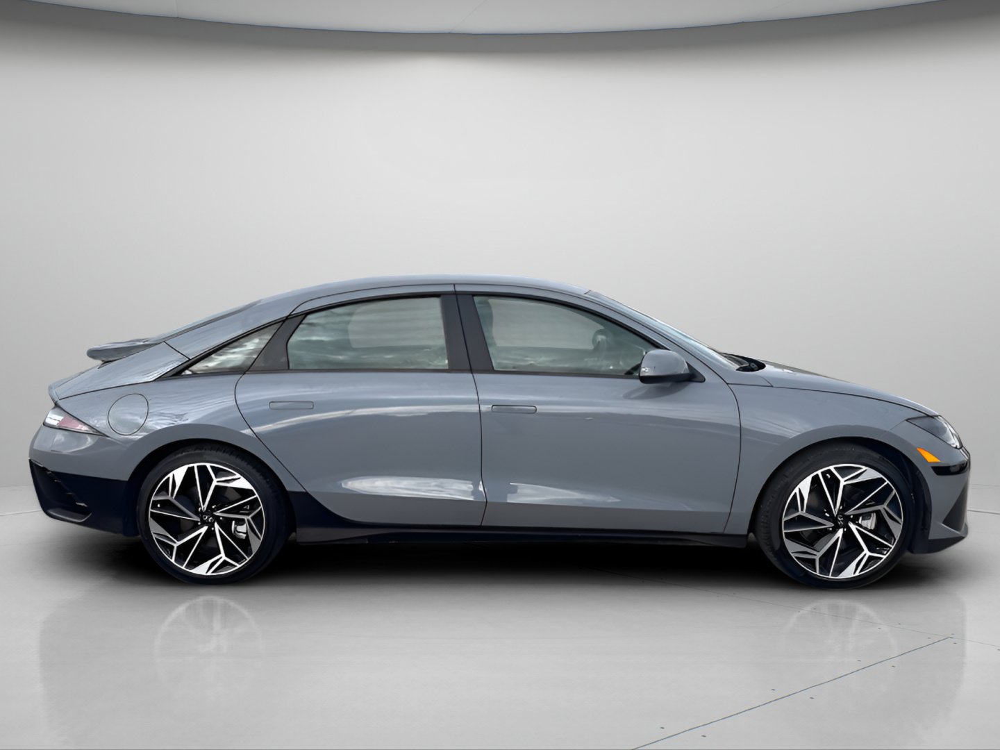 Used 2023 Hyundai Ioniq 6 SEL AWD/4WD image 3