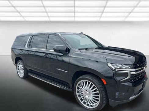 Used 2023 Chevrolet Suburban LS image 1