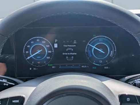 Used 2025 Hyundai Elantra SEL FWD image 30