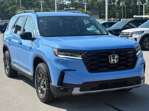 Used 2024 Honda Pilot TrailSport image 7