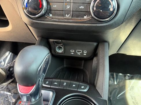 Used 2023 Chevrolet TrailBlazer RS FWD image 26