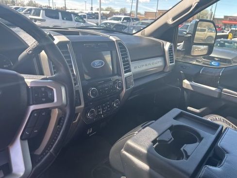 Used 2017 Ford F250 Lariat w/ Lariat Ultimate Package AWD/4WD image 11