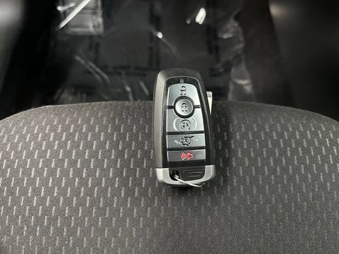 Used 2025 Ford Escape ST-Line Select AWD/4WD image 39