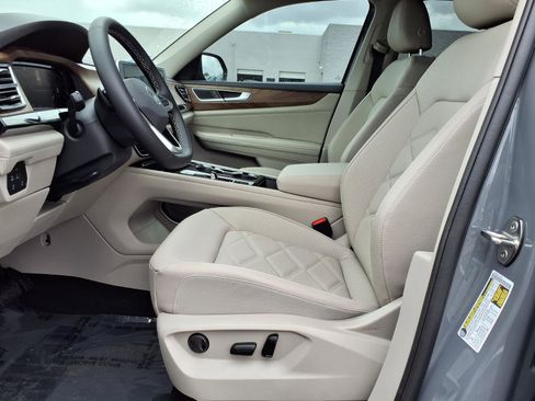 New 2026 Volkswagen Atlas SE image 9