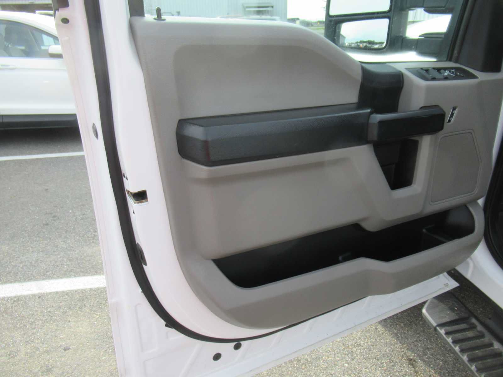 Used 2020 Ford F550 4x4 Crew Cab Super Duty image 10