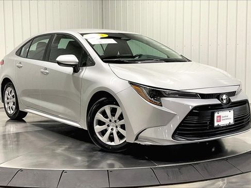 Certified 2024 Toyota Corolla LE image 3