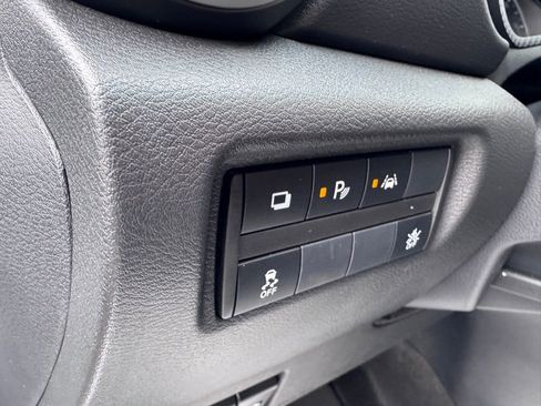 Used 2025 Nissan Versa S w/ Trunk Package image 16