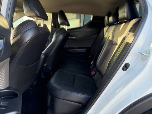 Used 2021 Toyota C-HR LE image 4