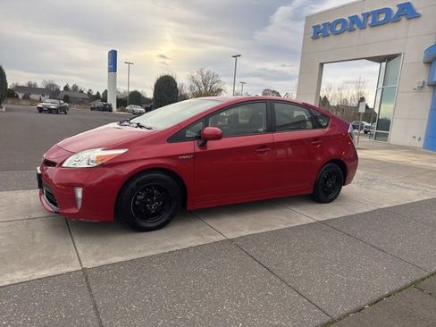 Used 2014 Toyota Prius Two image 12