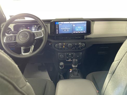 Used 2025 Jeep Wrangler Sahara w/ Safety Group image 14