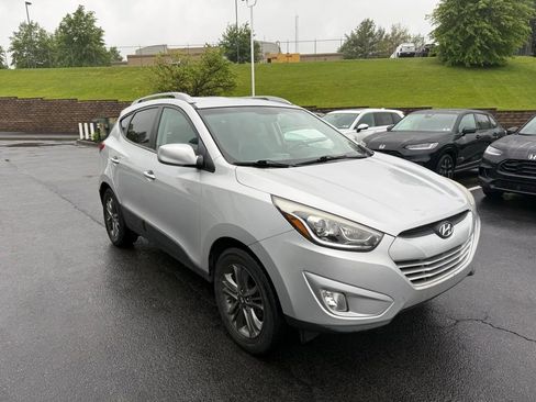 Used 2015 Hyundai Tucson SE AWD/4WD image 1