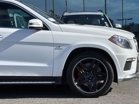 Used 2015 Mercedes-Benz GL 63 AMG 4MATIC image 35