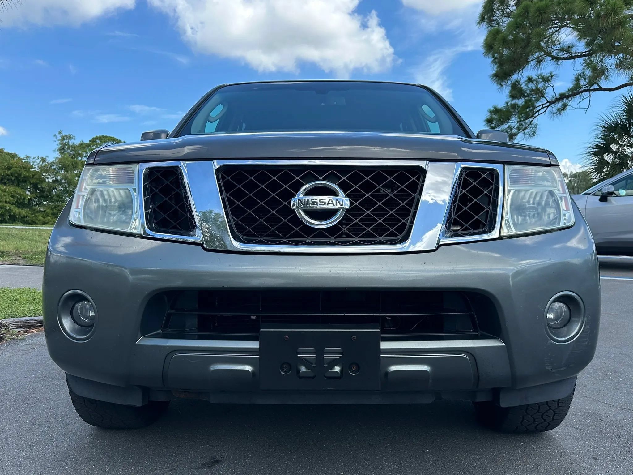 Used 2008 Nissan Pathfinder SE AWD/4WD image 2