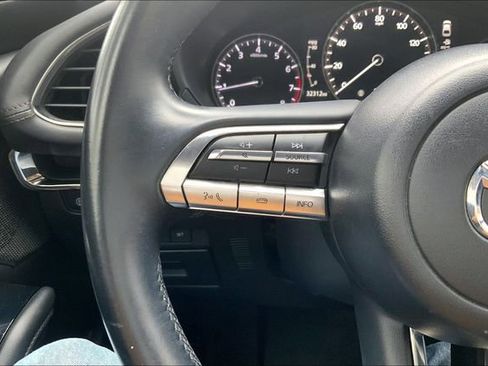 Used 2019 MAZDA MAZDA3 Hatchback w/ Premium Package image 18