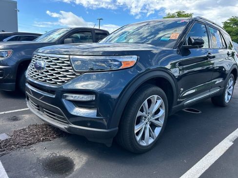 Used 2023 Ford Explorer Platinum w/ Technology Package AWD/4WD image 1