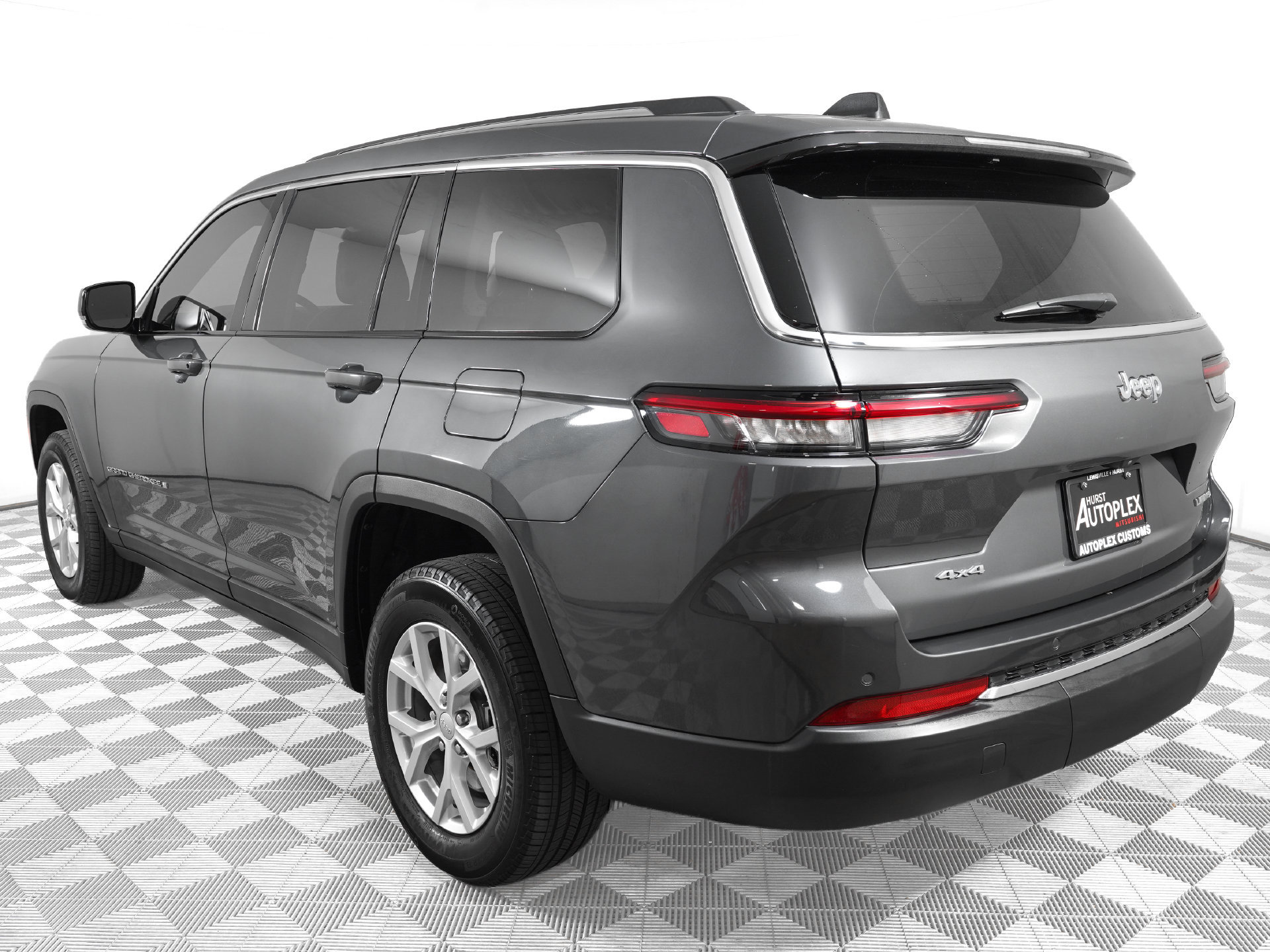 Used 2023 Jeep Grand Cherokee L Limited AWD/4WD image 7