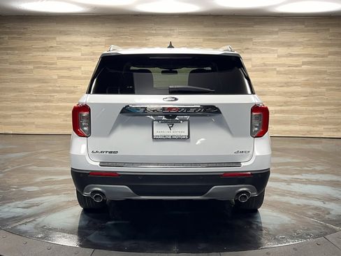 Used 2023 Ford Explorer Limited image 9
