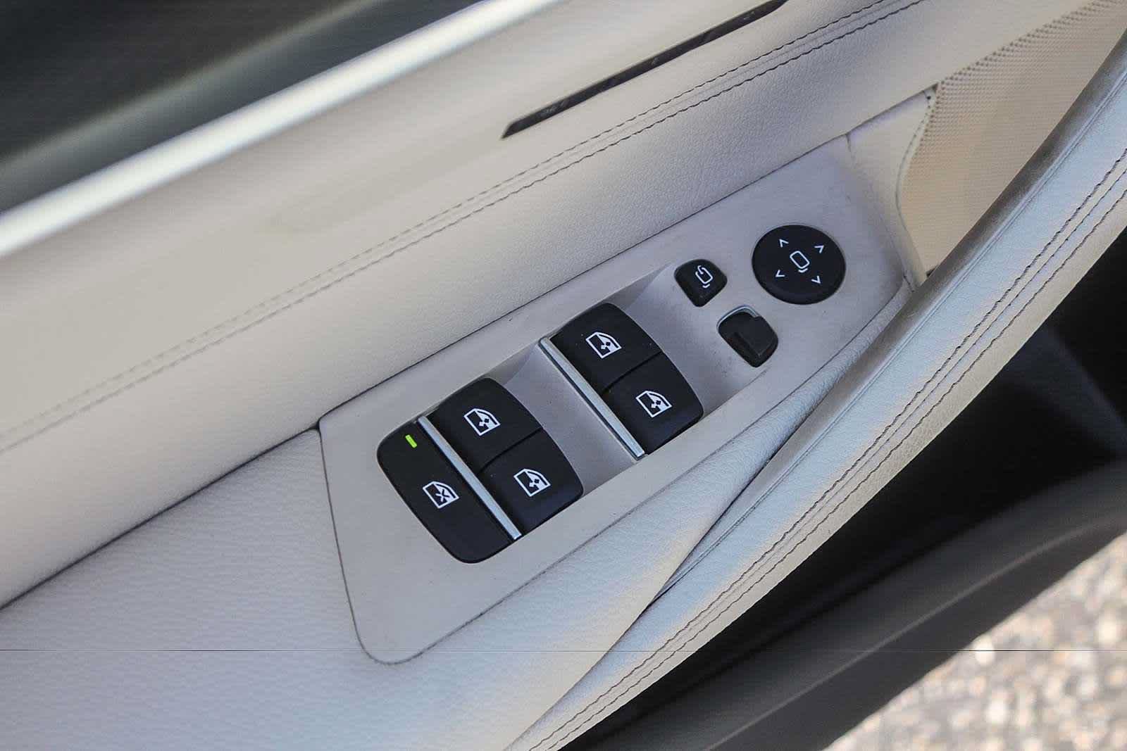 Used 2023 BMW 540i w/ M Sport Package RWD image 19