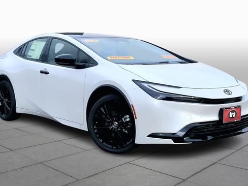 New 2026 Toyota Prius Plug-In Hybrid image 2