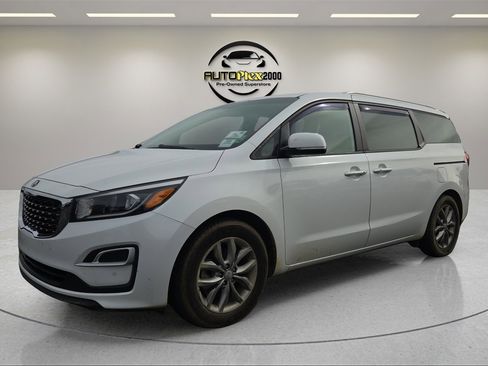 Used 2019 Kia Sedona EX image 3