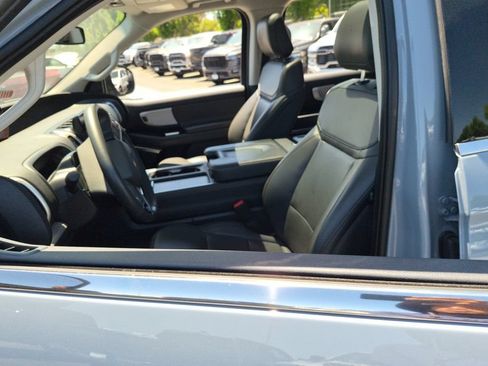 Used 2025 Ford Expedition Active AWD/4WD image 11