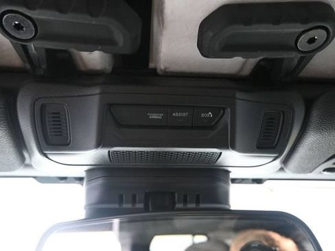 Used 2025 Jeep Wrangler Unlimited Sahara AWD/4WD image 30