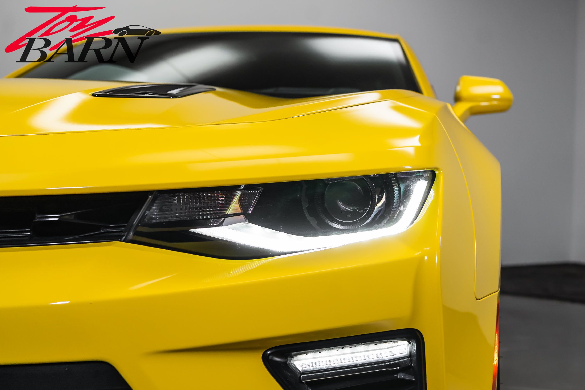 Used 2016 Chevrolet Camaro SS RWD image 11