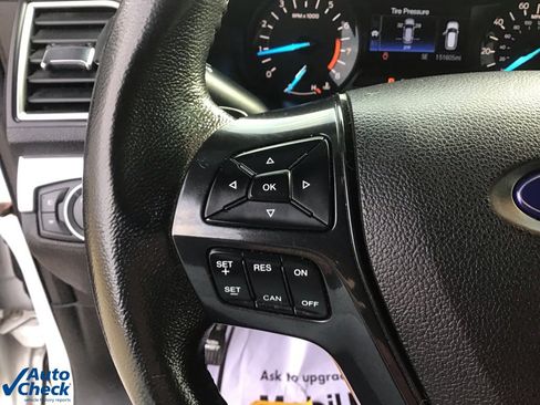 Used 2017 Ford Explorer XLT image 31