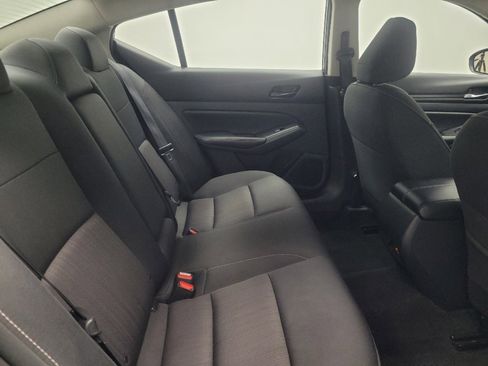 Used 2024 Nissan Altima 2.5 SV image 19