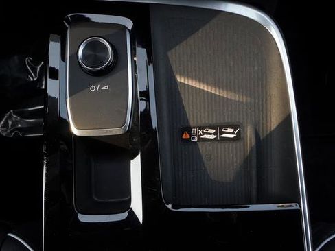 Used 2025 Buick Enclave Preferred image 22