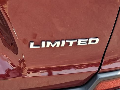 Used 2019 Jeep Cherokee Limited AWD/4WD image 30