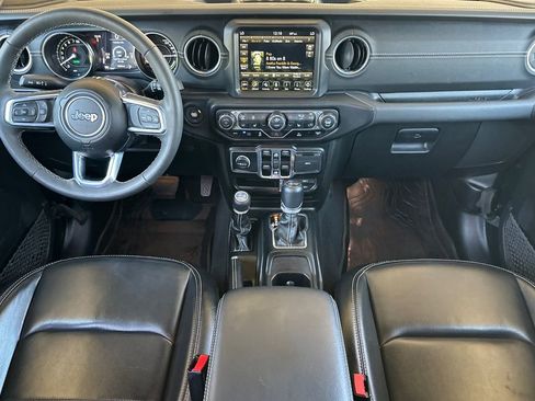 Used 2023 Jeep Wrangler Unlimited Sahara w/ Cold Weather Group AWD/4WD image 10