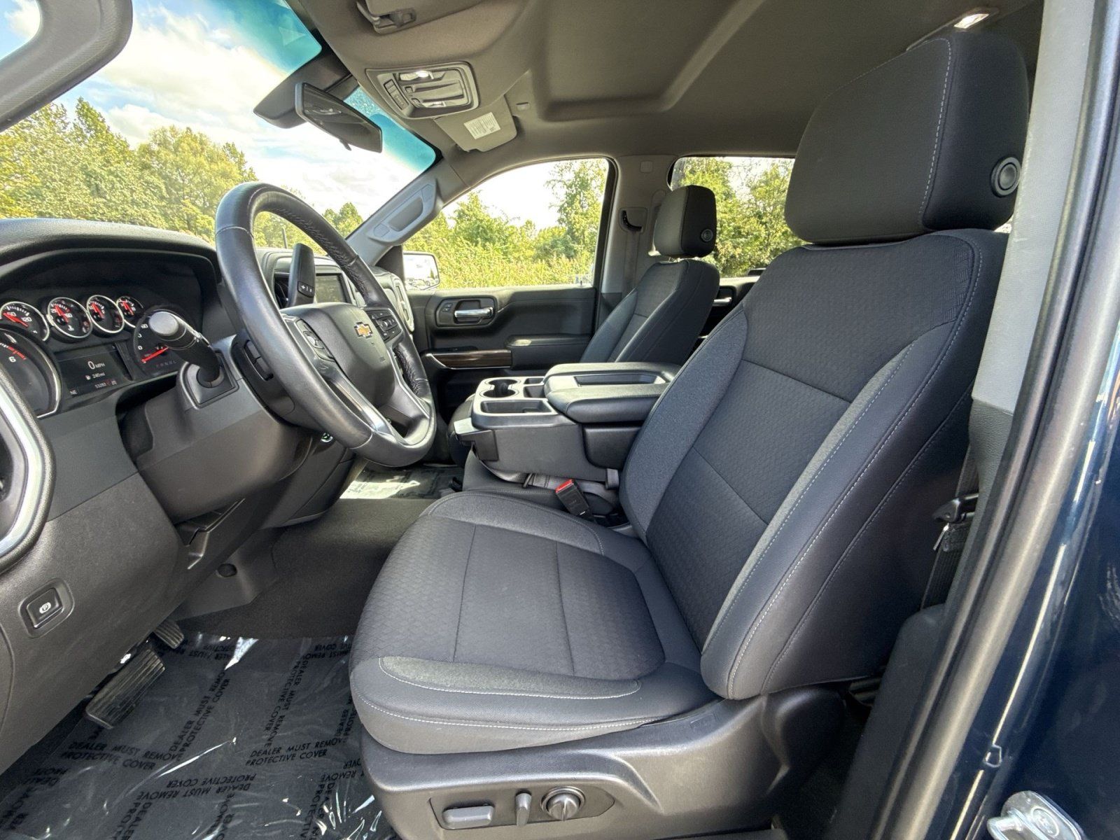 Used 2022 Chevrolet Silverado 1500 LT AWD/4WD image 13